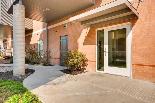928 Travis Avenue - Photo 14