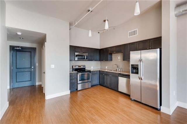 928 Travis Avenue - Photo 6