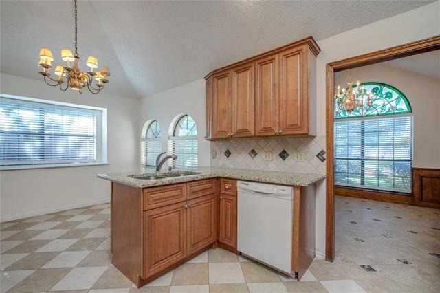 4633 Centenary Drive - Photo 13