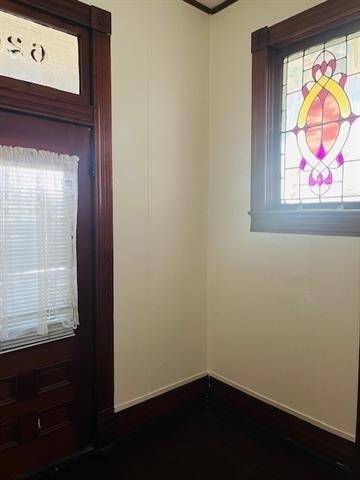 626 W Chestnut Street - Photo 3