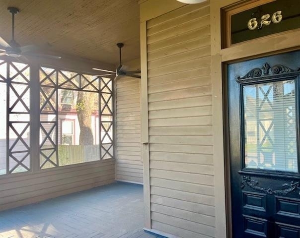 626 W Chestnut Street - Photo 1