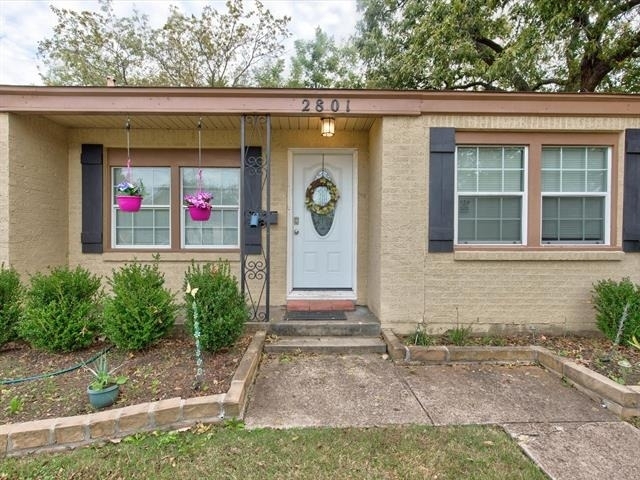 2801 W Biddison Street - Photo 2