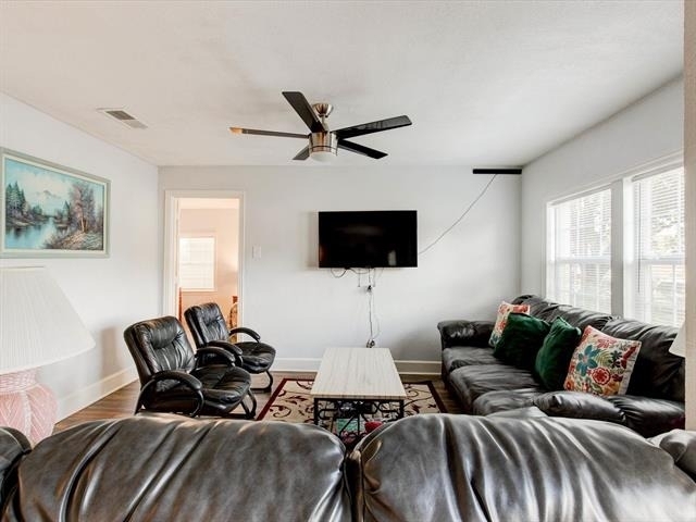 2801 W Biddison Street - Photo 5