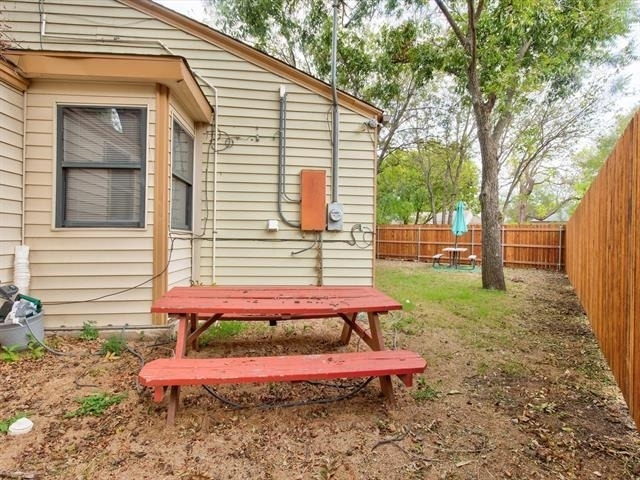 2801 W Biddison Street - Photo 30