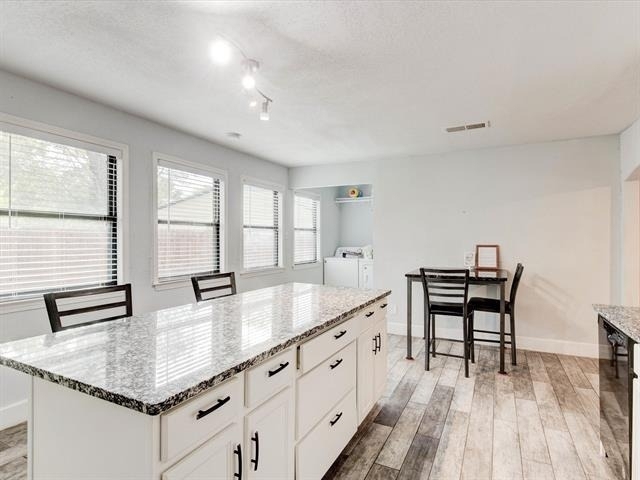 2801 W Biddison Street - Photo 15