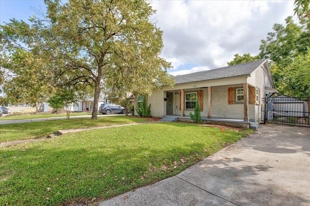2521 Benbrook Boulevard - Photo 2