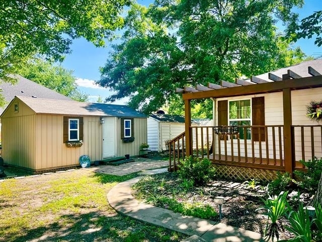 182 Douglas Street - Photo 3