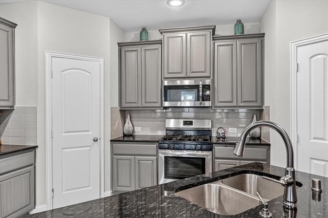 7815 Cottonwood Drive - Photo 7