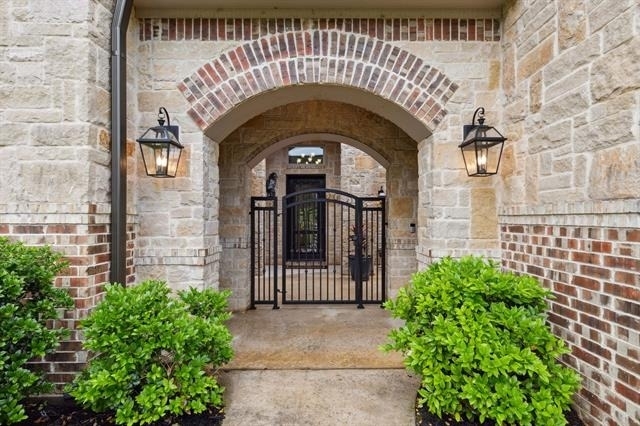 5501 Lake Geneva Court - Photo 8