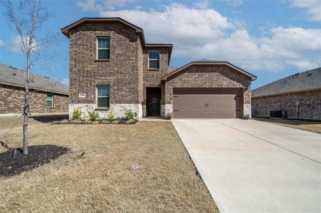 813 Cottonwood Way - Photo 0