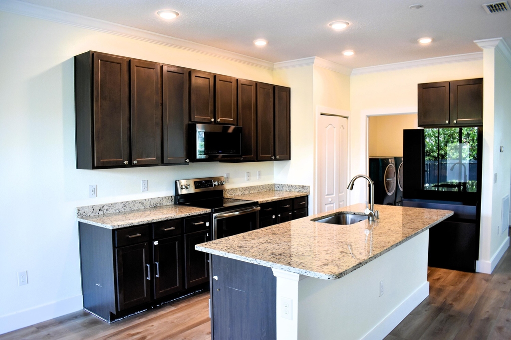 1217 Sw Marmore Avenue - Photo 3
