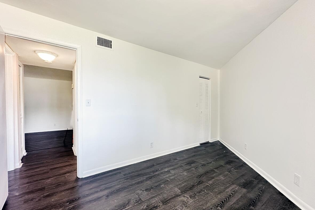1900 N Congress Avenue - Photo 10