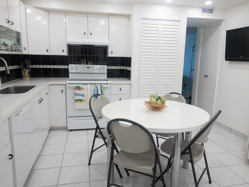 1370 S Ocean Boulevard S - Photo 17