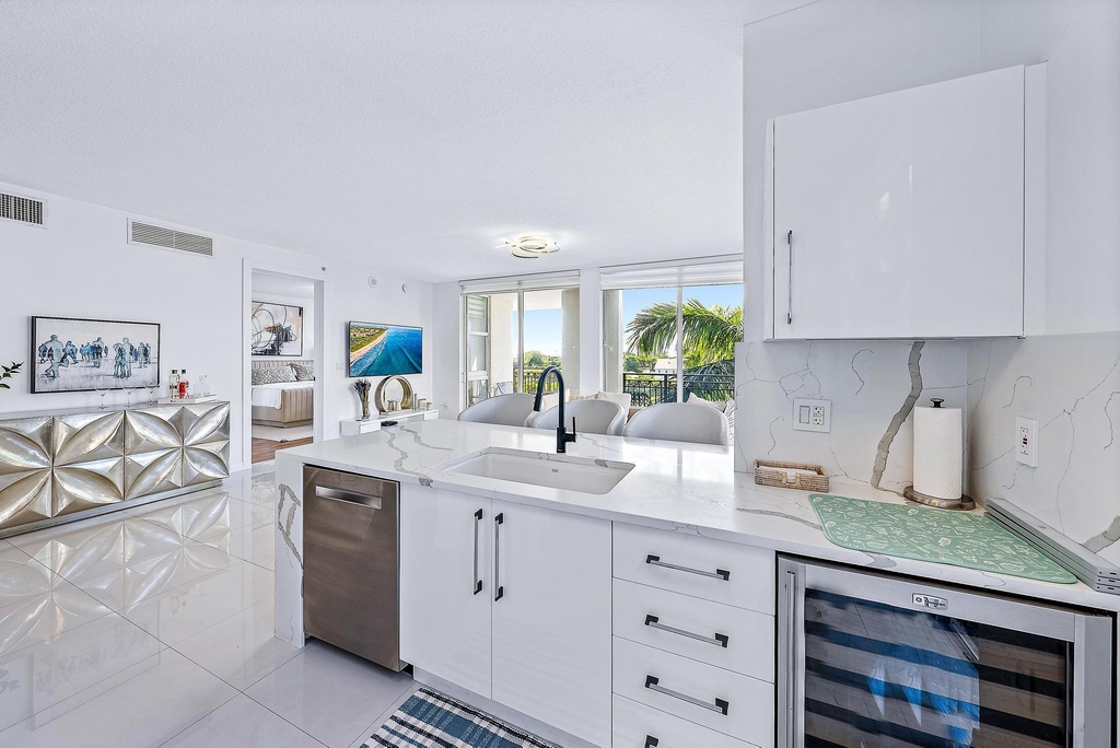 550 Okeechobee Boulevard - Photo 6
