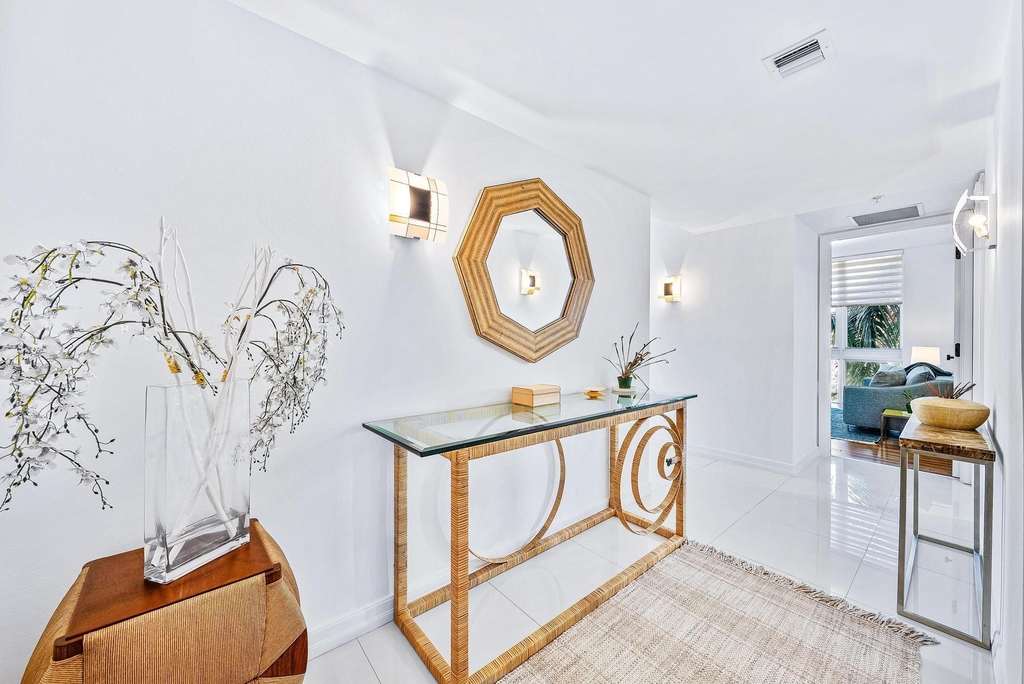 550 Okeechobee Boulevard - Photo 4