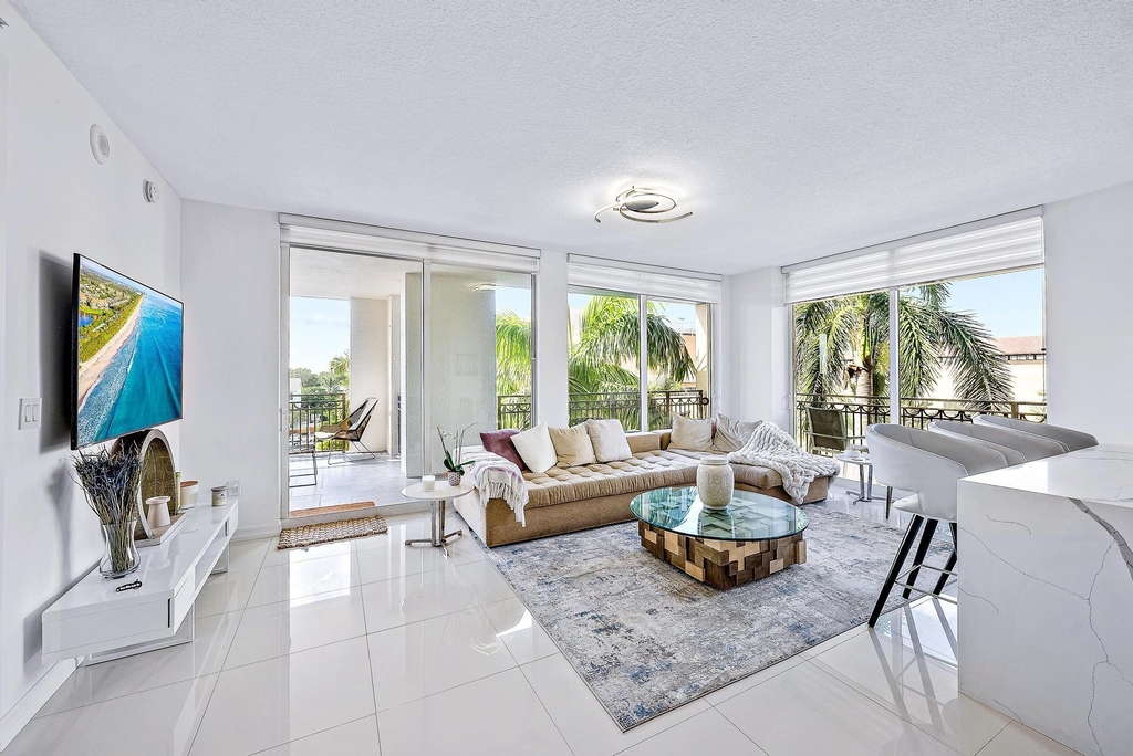 550 Okeechobee Boulevard - Photo 3