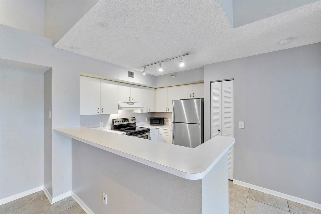 120 Yacht Club Way - Photo 6