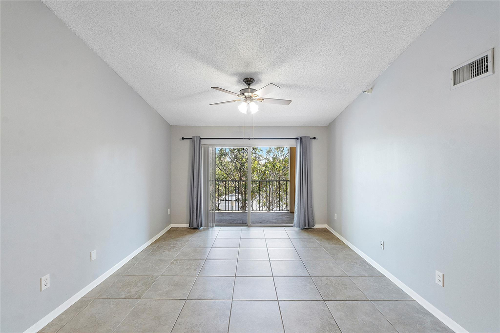 120 Yacht Club Way - Photo 4