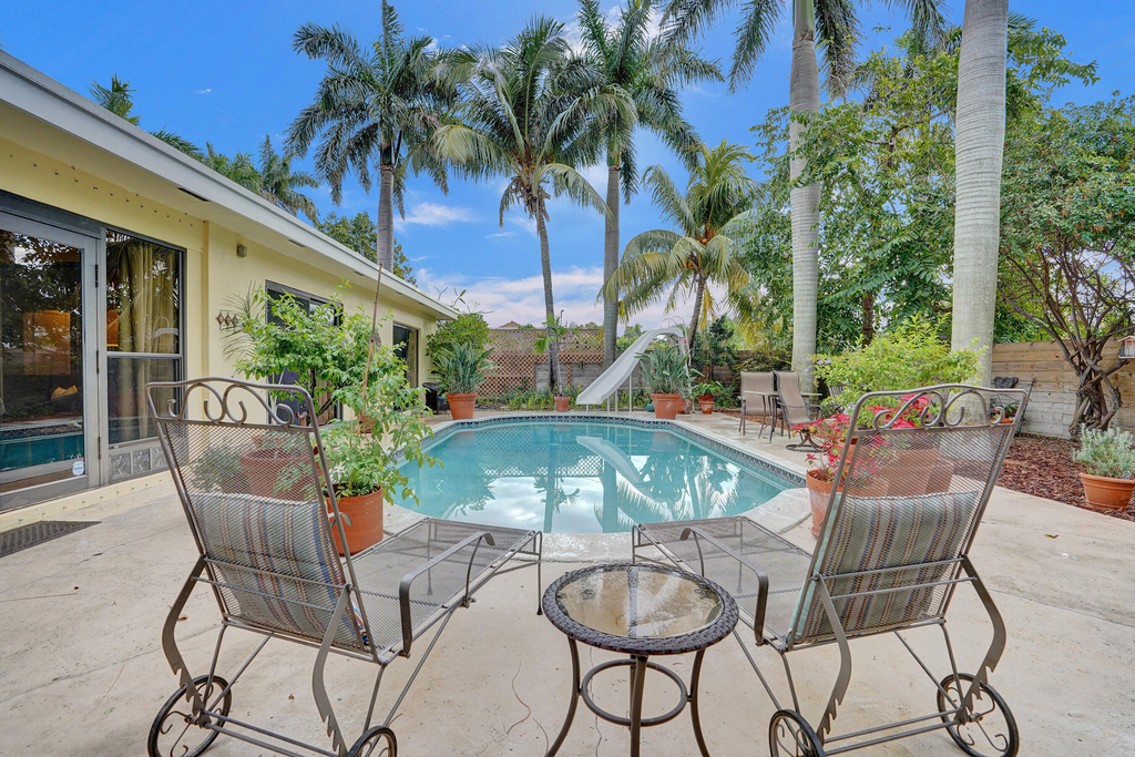 420 Ne 36th Street - Photo 0