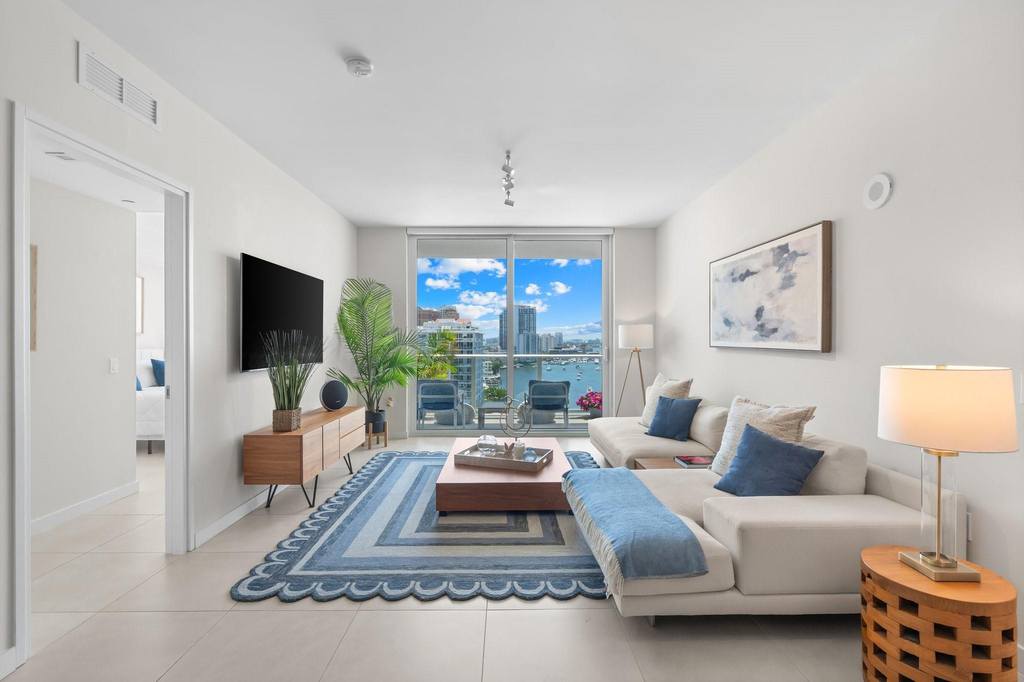 401 N Birch Road - Photo 1