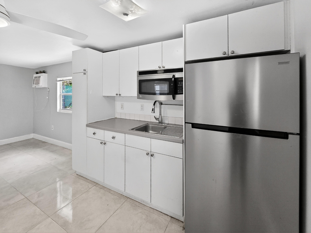 2438 Ne 184th Street - Photo 5
