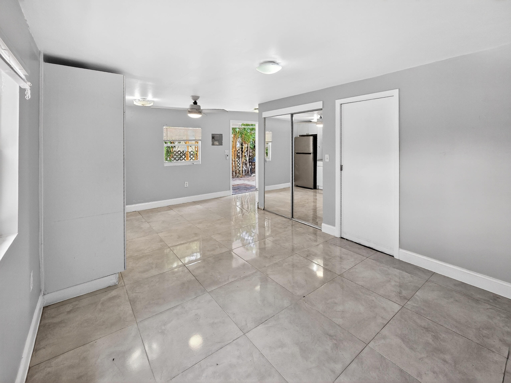2438 Ne 184th Street - Photo 4