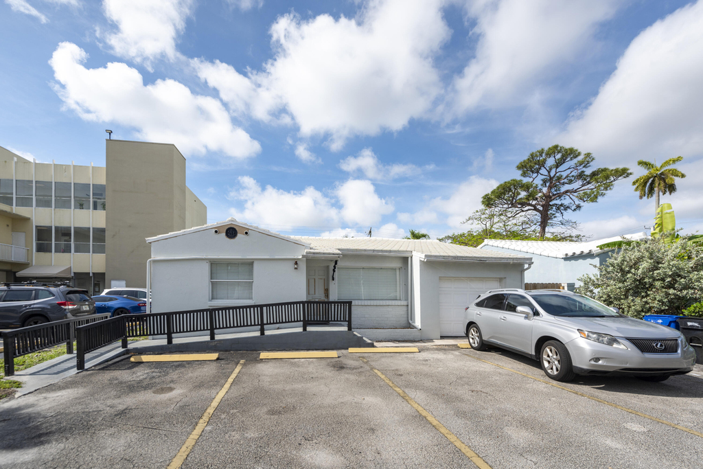 412 Se 17th Street - Photo 0