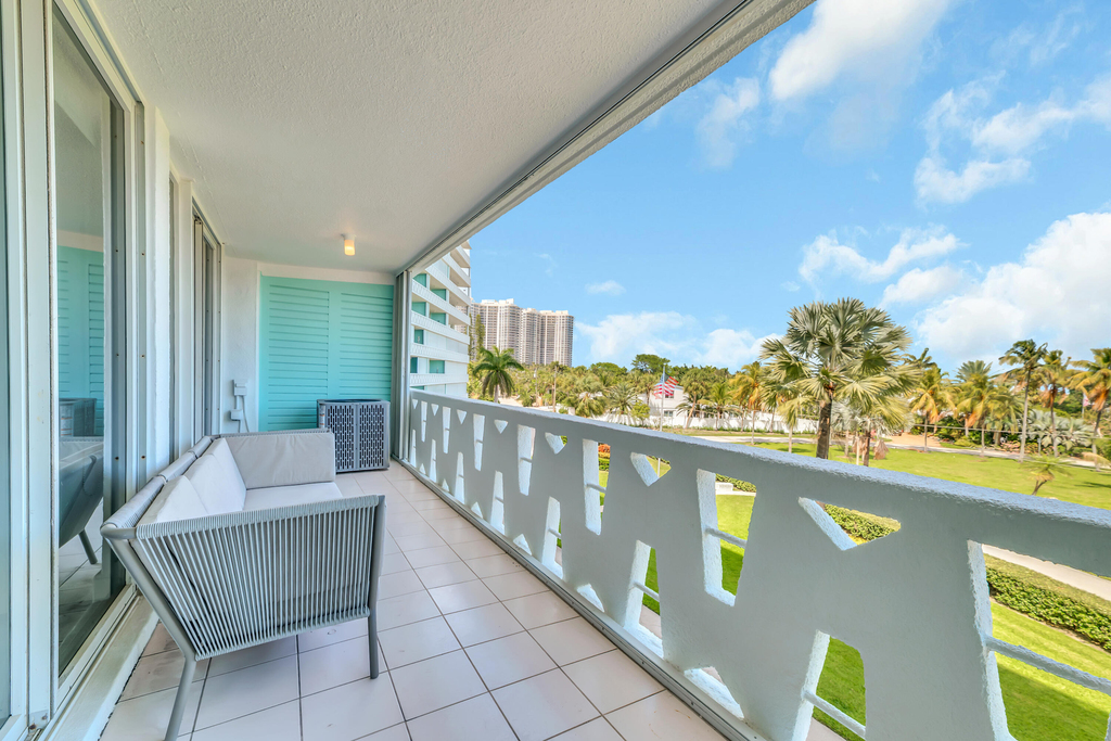2840 N Ocean Boulevard - Photo 11
