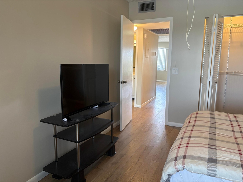 3082 Cornwall E - Photo 11