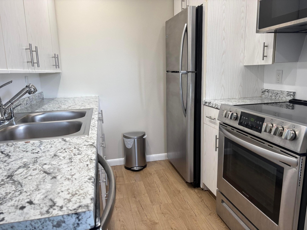 3082 Cornwall E - Photo 1