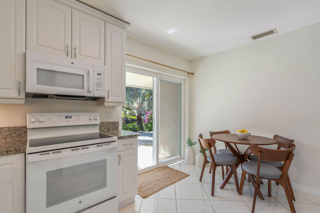 1850 Se 7th Street - Photo 12