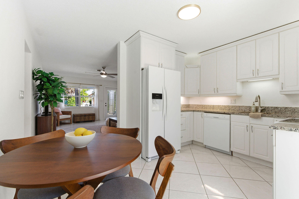 1850 Se 7th Street - Photo 8