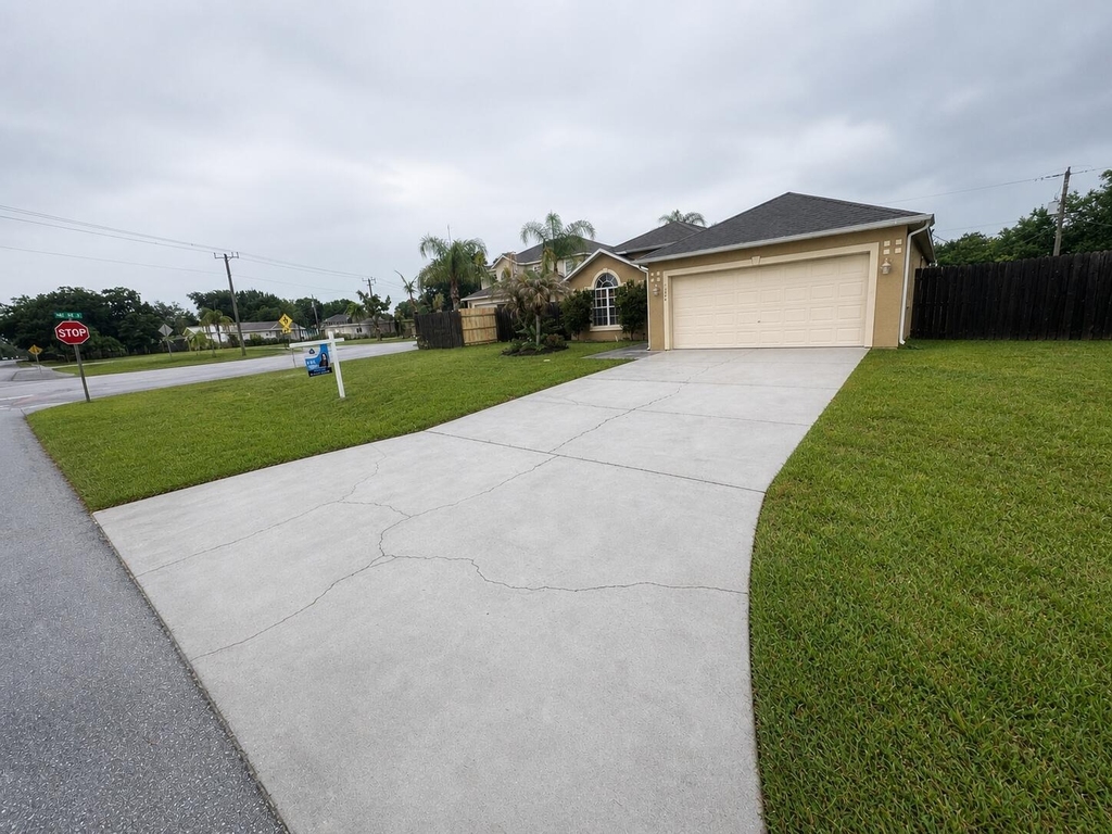 3426 Nw 38th Avenue - Photo 1