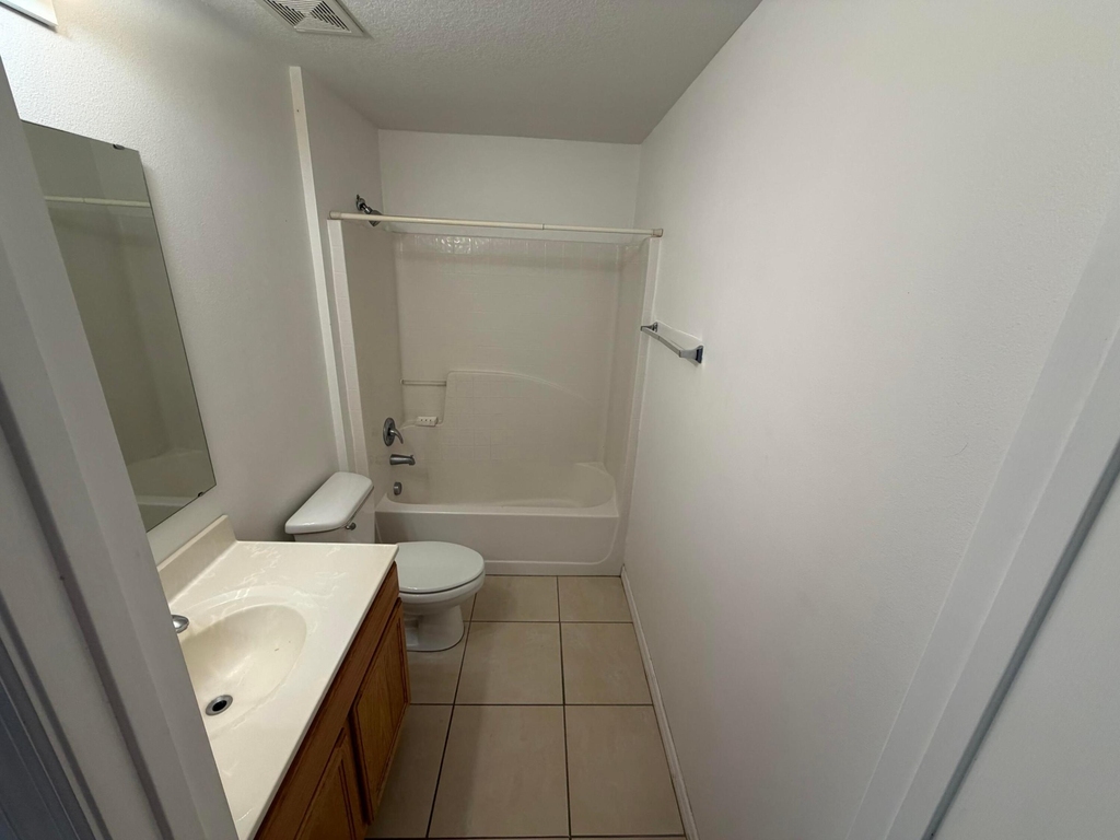 3426 Nw 38th Avenue - Photo 9