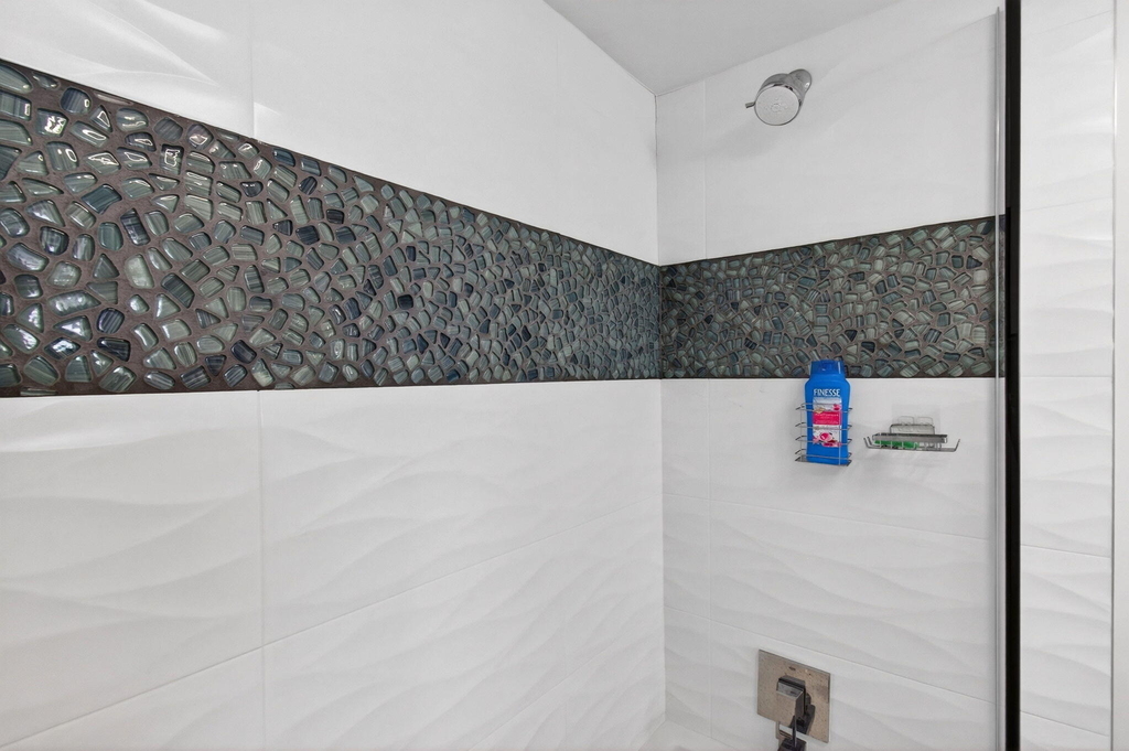 1236 Hillsboro Mile - Photo 56