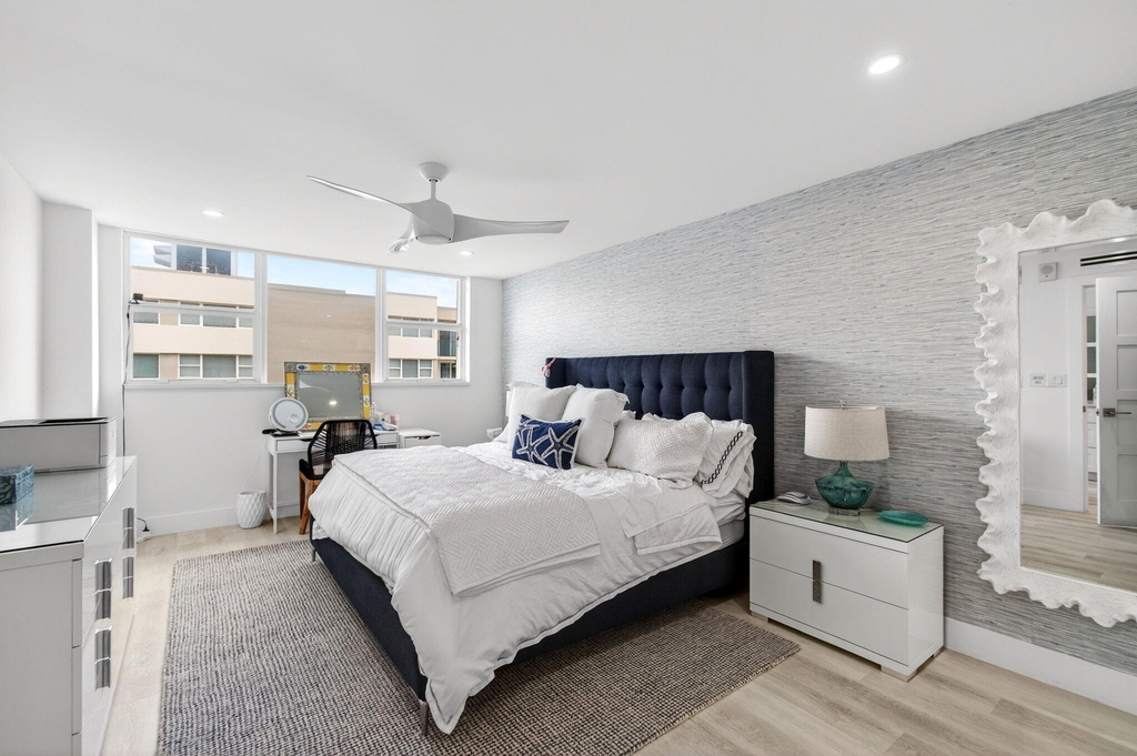 1236 Hillsboro Mile - Photo 36