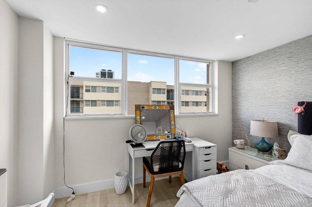 1236 Hillsboro Mile - Photo 38