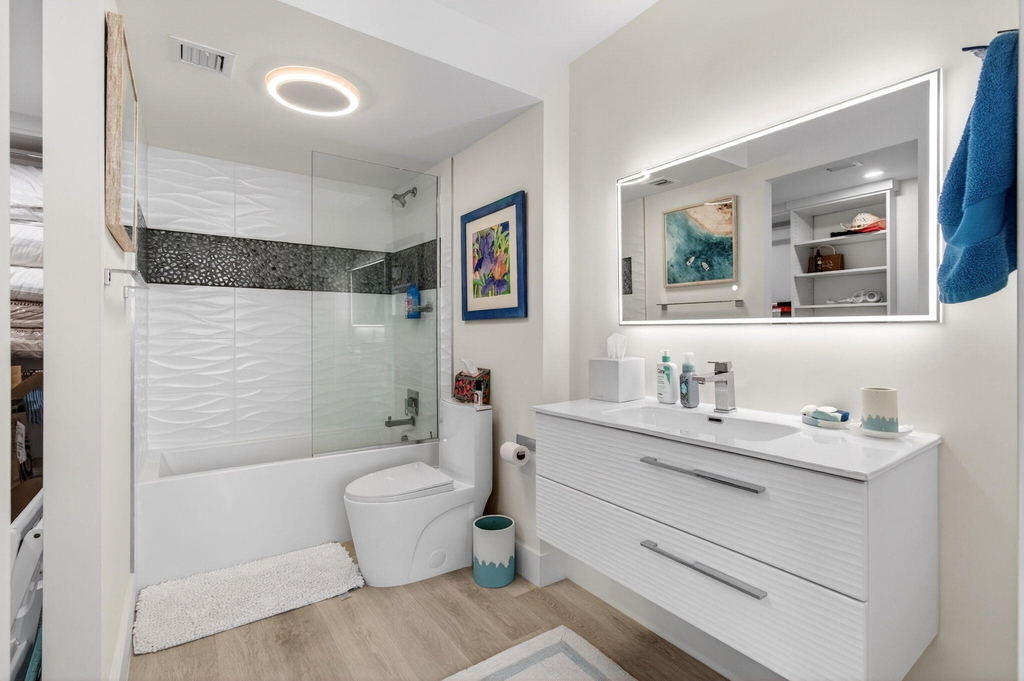 1236 Hillsboro Mile - Photo 53