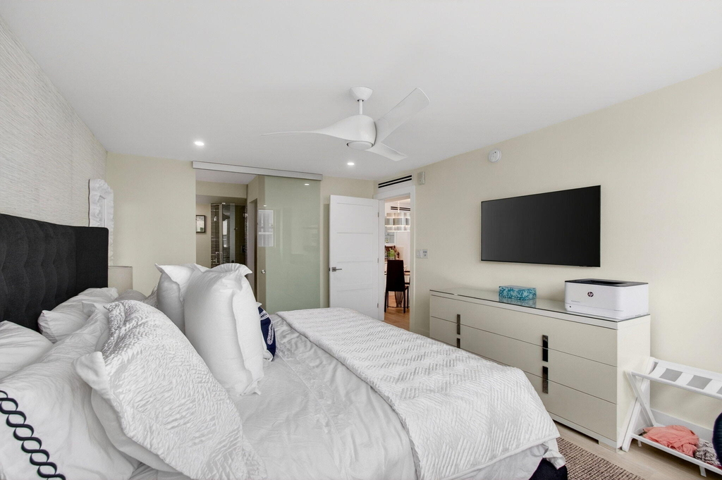 1236 Hillsboro Mile - Photo 39