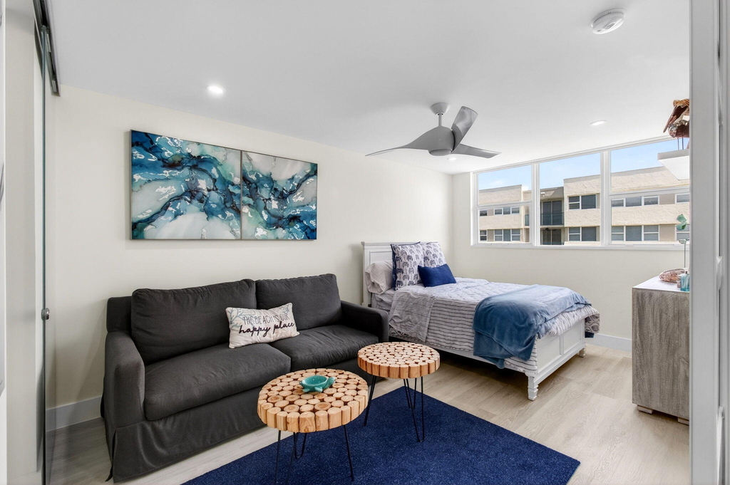 1236 Hillsboro Mile - Photo 47