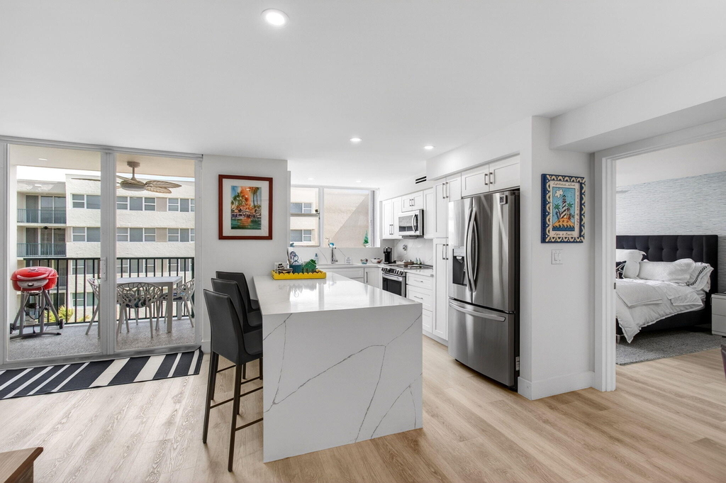 1236 Hillsboro Mile - Photo 25