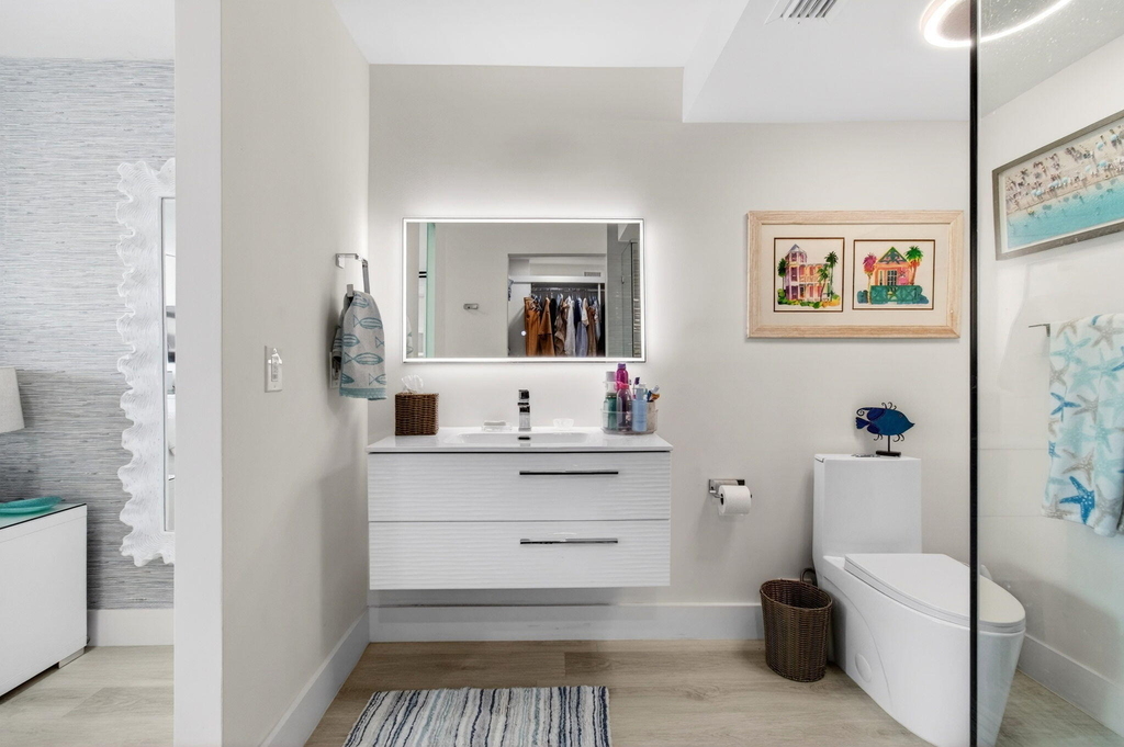 1236 Hillsboro Mile - Photo 42
