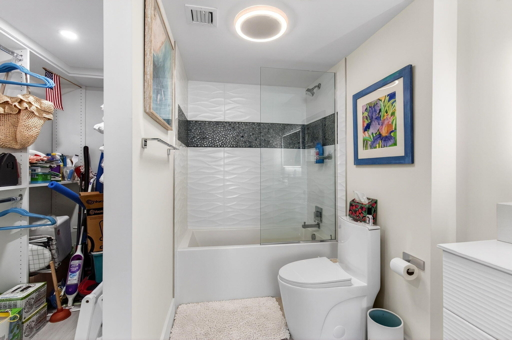 1236 Hillsboro Mile - Photo 54