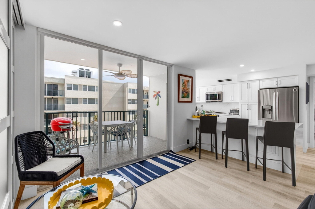 1236 Hillsboro Mile - Photo 19