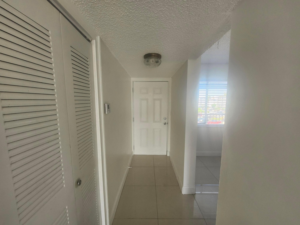 8600 N Sherman Circle N - Photo 4
