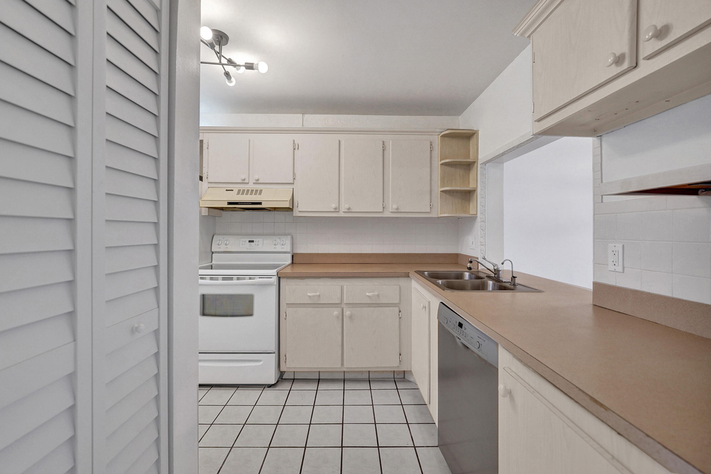 9470 Poinciana Place - Photo 7