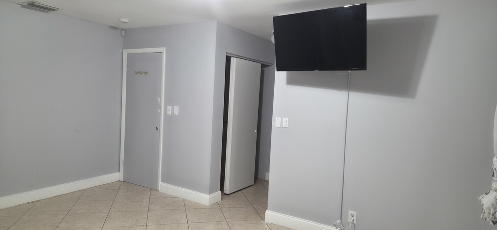 2086 Sw 71st Way - Photo 3