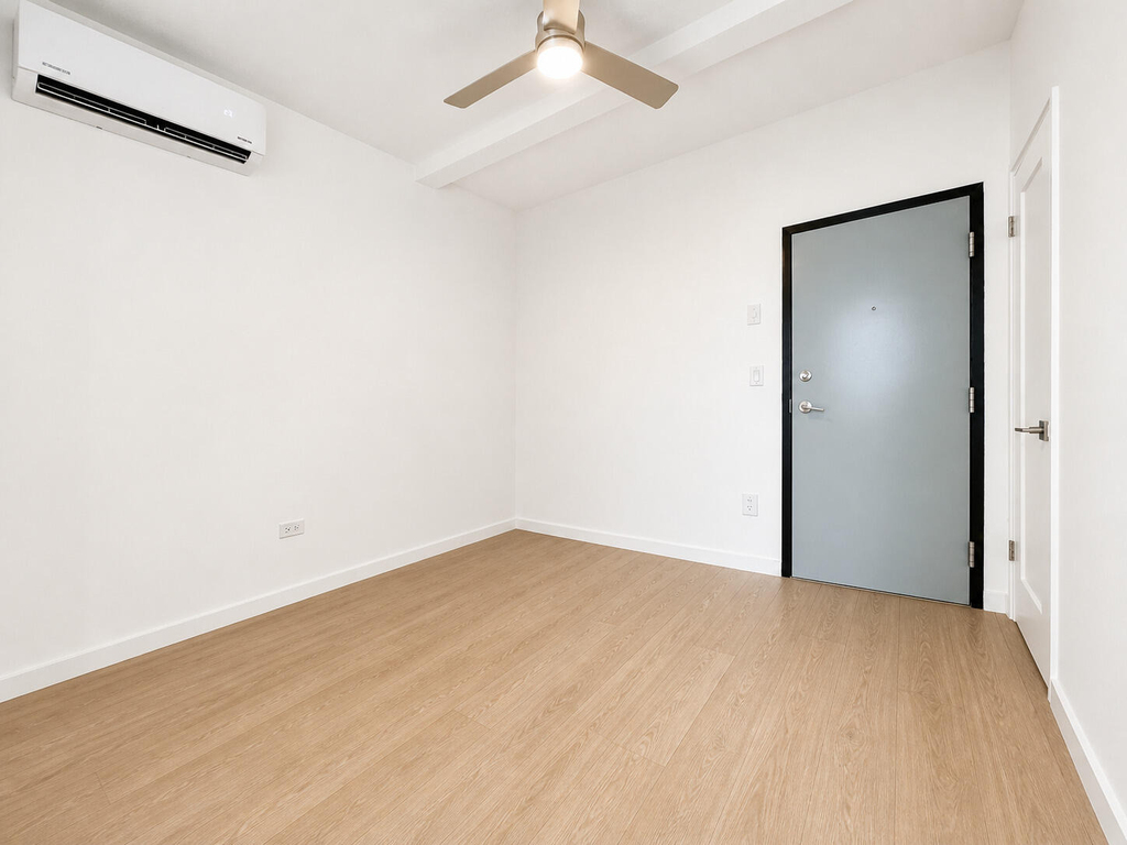 901 Collins Avenue - Photo 1