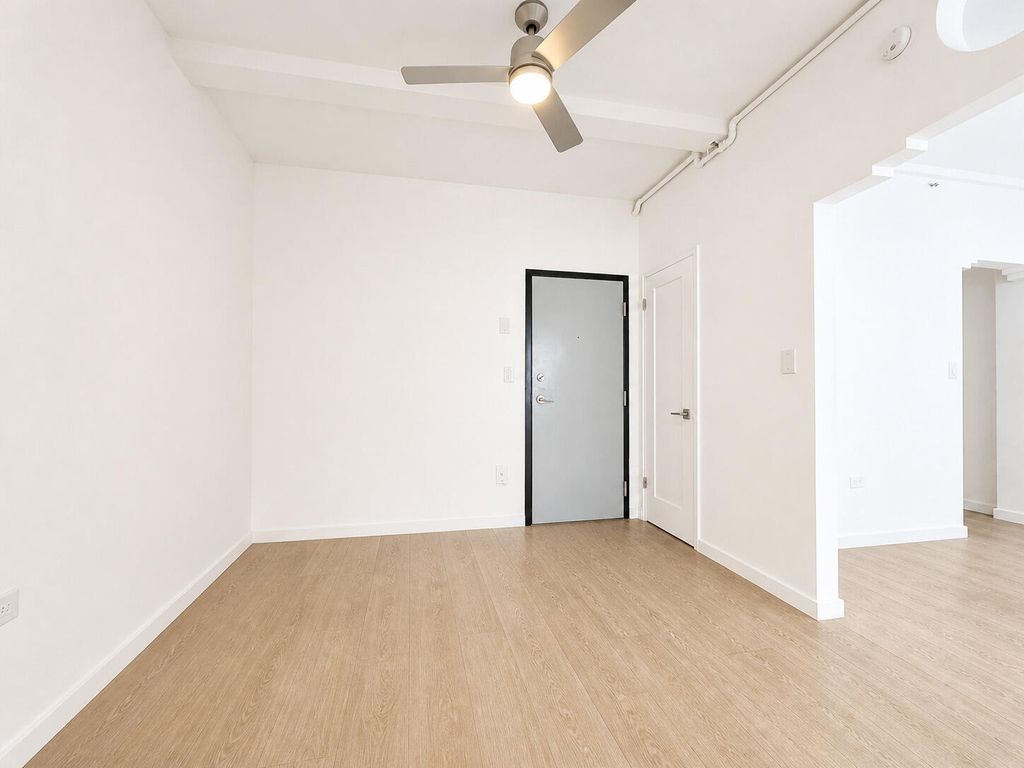 901 Collins Avenue - Photo 2