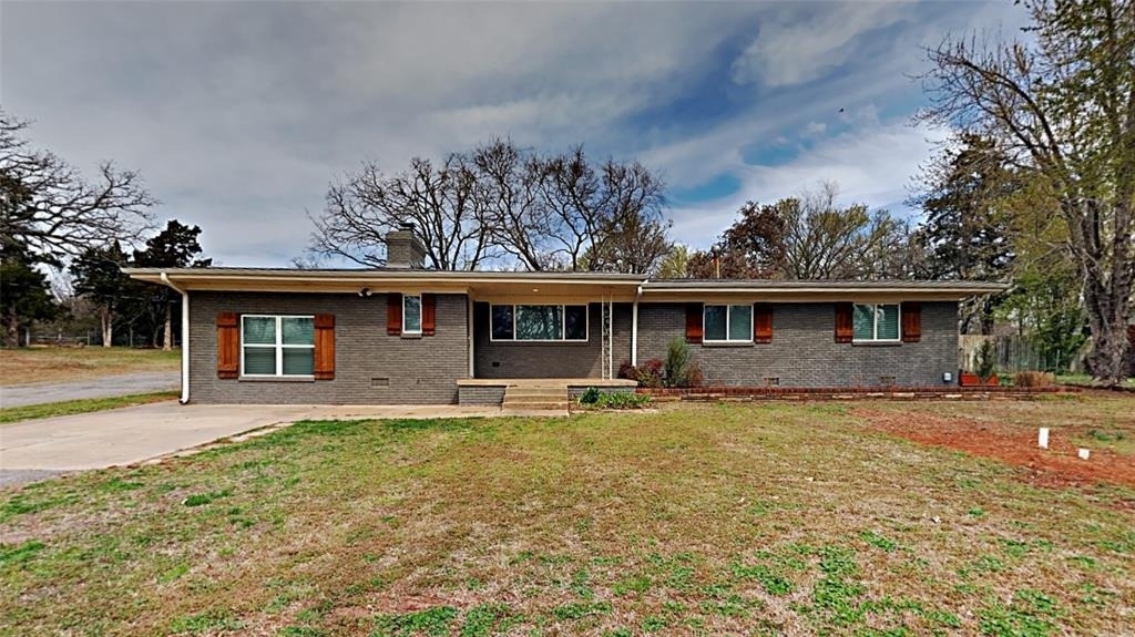 1409 E Covell Road - Photo 0
